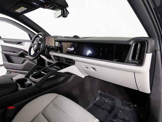 Photo of 2025 Chromite Black Metallic Porsche Cayenne