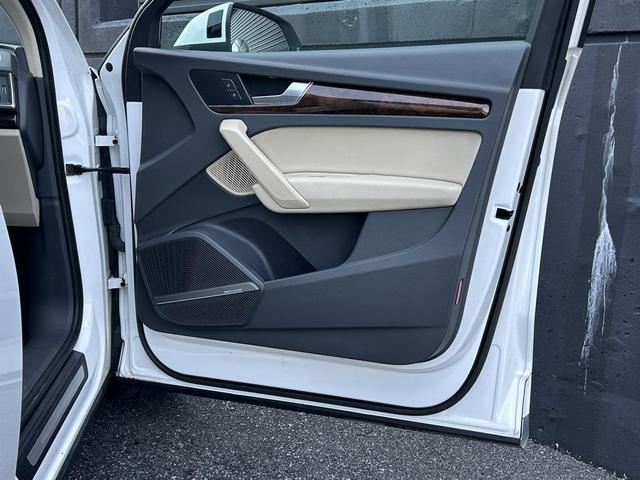 Photo of 2018 Ibis White Audi Q5