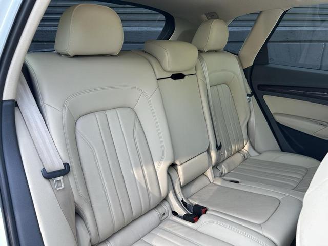 Photo of 2018 Ibis White Audi Q5