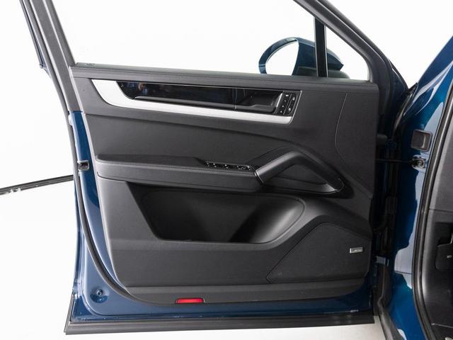 Photo of 2024 Montego Blue Metallic Porsche Cayenne