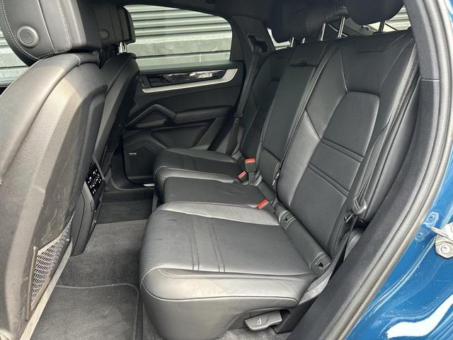 Photo of 2024 Montego Blue Metallic Porsche Cayenne