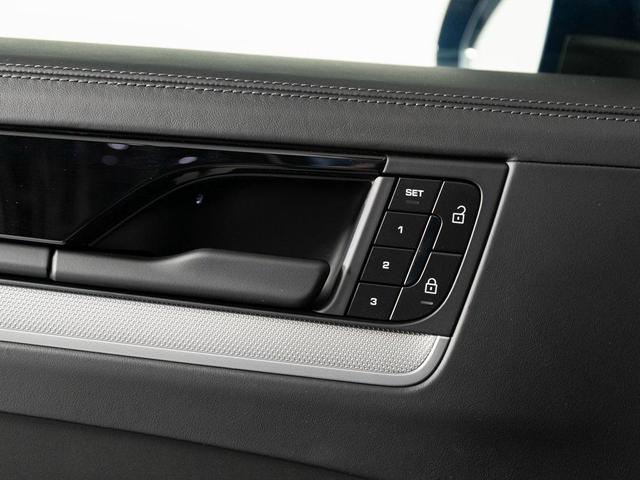 Photo of 2024 Montego Blue Metallic Porsche Cayenne