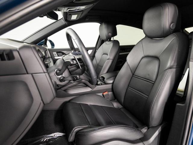 Photo of 2024 Montego Blue Metallic Porsche Cayenne