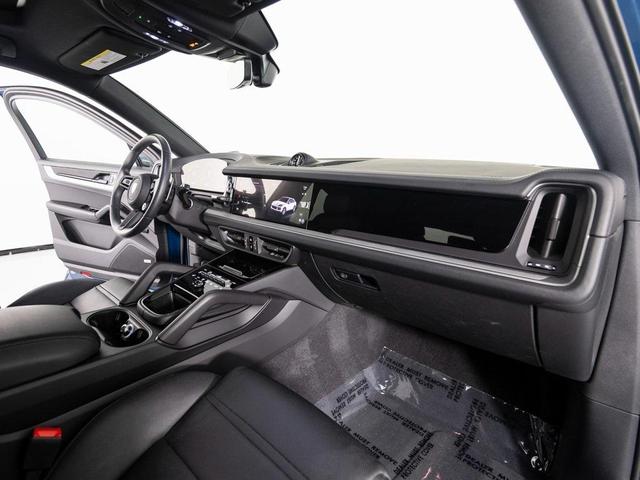 Photo of 2024 Montego Blue Metallic Porsche Cayenne