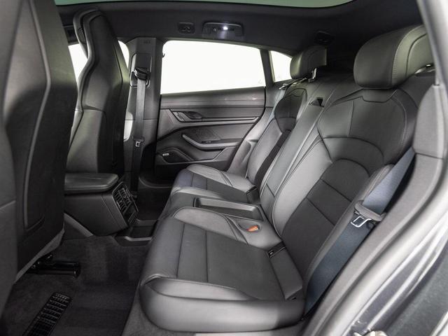 Photo of 2022 Black Porsche Taycan