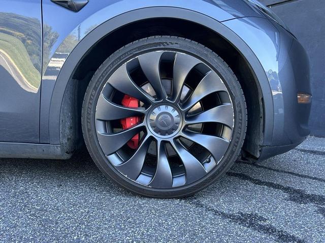 Photo of 2023 Midnight Silver Metallic Tesla Model Y