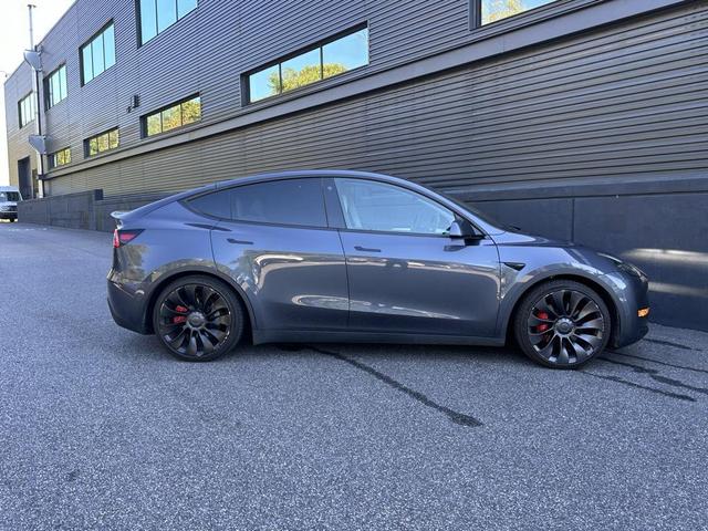 Photo of 2023 Midnight Silver Metallic Tesla Model Y