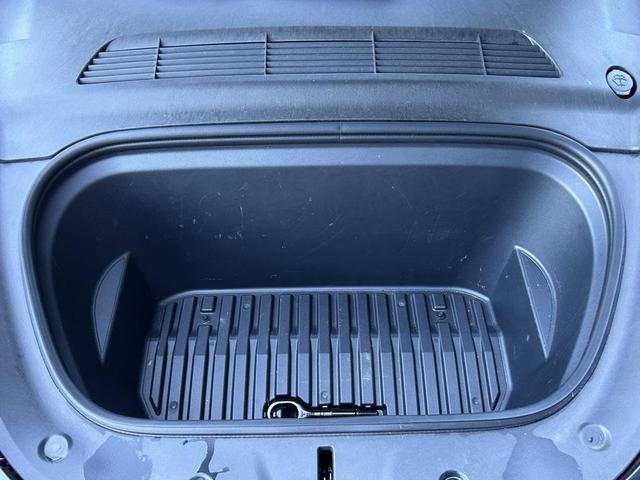 Photo of 2023 Midnight Silver Metallic Tesla Model Y