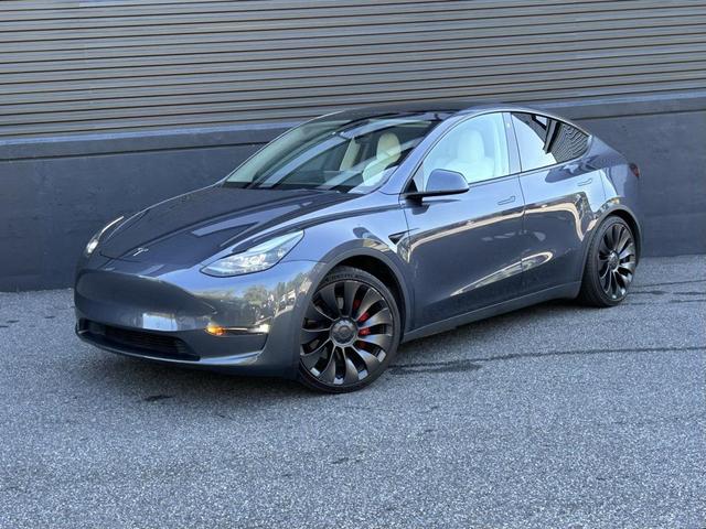 Photo of 2023 Midnight Silver Metallic Tesla Model Y