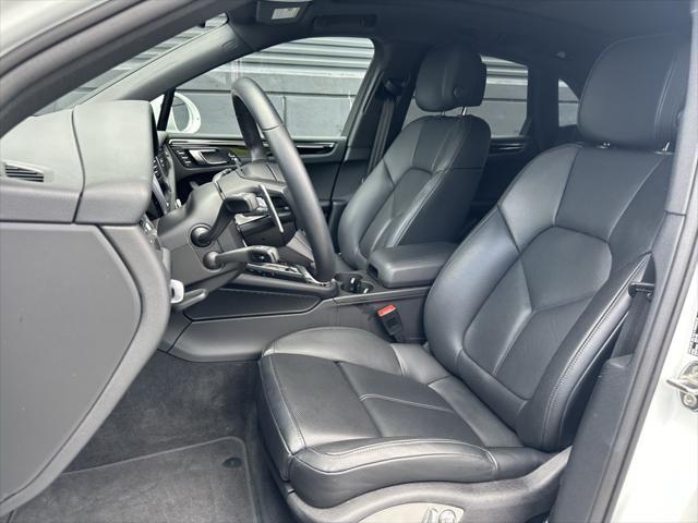 Photo of 2025 White Porsche Macan