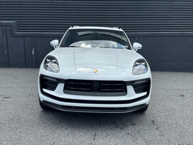 Photo of 2025 White Porsche Macan