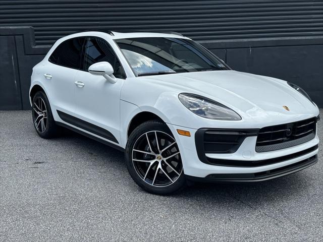 Photo of 2025 White Porsche Macan