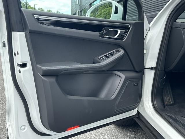 Photo of 2025 White Porsche Macan