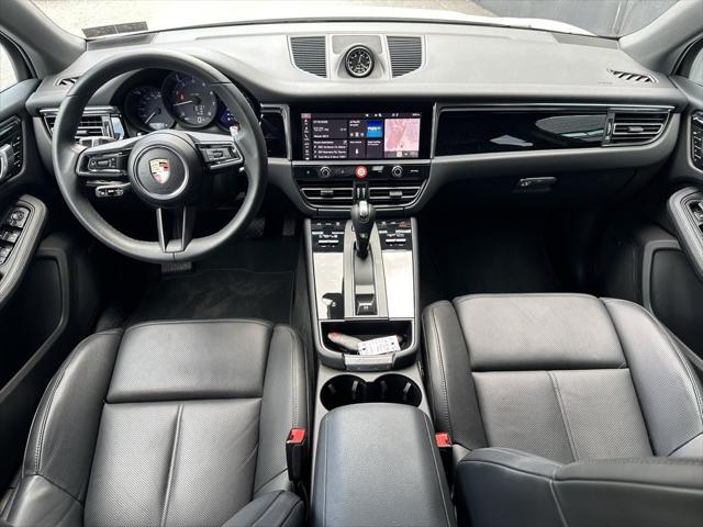 Photo of 2025 White Porsche Macan