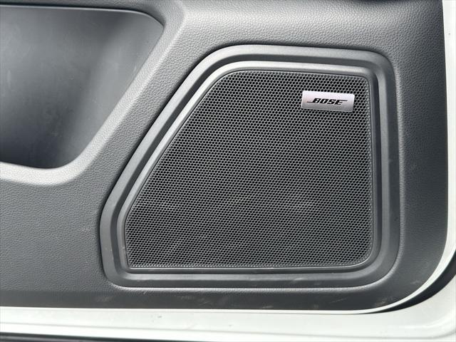 Photo of 2025 White Porsche Macan