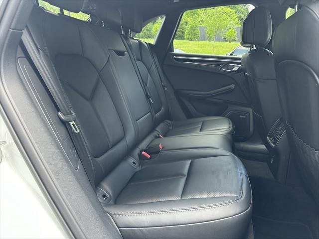 Photo of 2025 White Porsche Macan