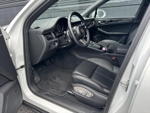 Photo of 2025 White Porsche Macan