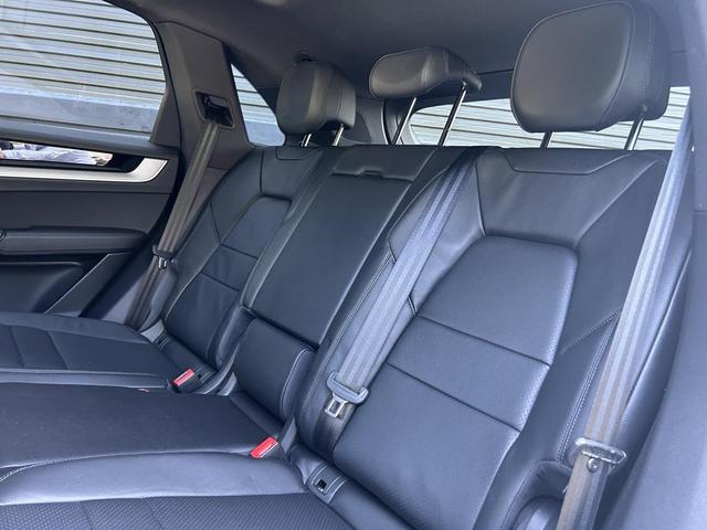 Photo of 2025 White Porsche Cayenne