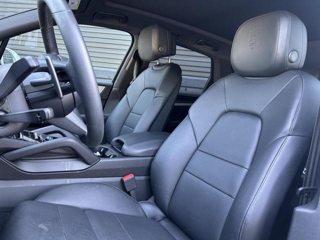 Photo of 2025 White Porsche Cayenne