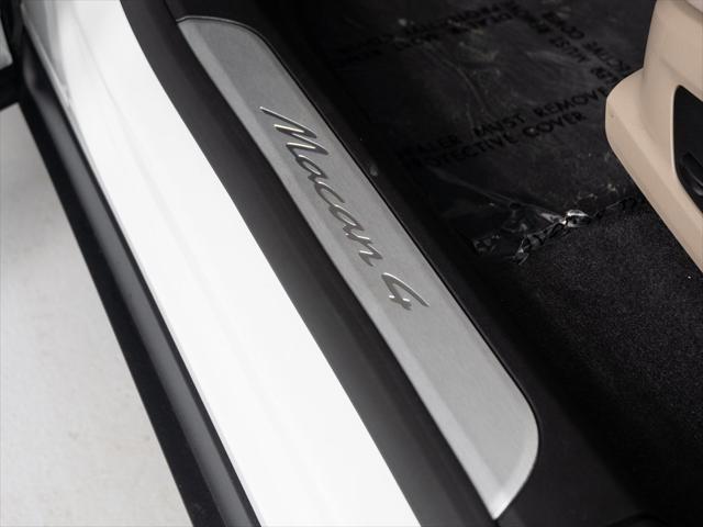 Photo of 2024 White Porsche Macan