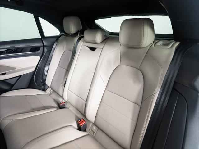 Photo of 2024 White Porsche Macan