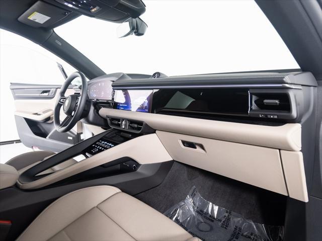 Photo of 2024 White Porsche Macan