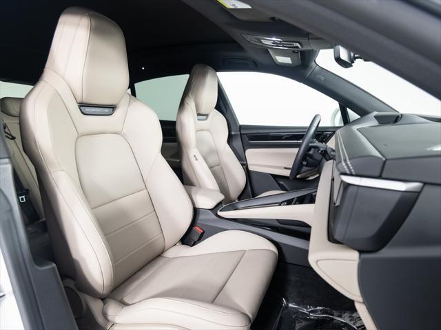 Photo of 2024 White Porsche Macan