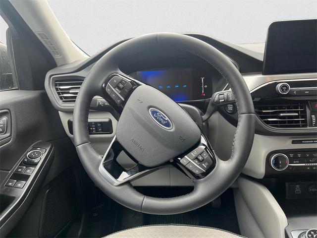 Photo of 2025 Agate Black Metallic Ford Escape