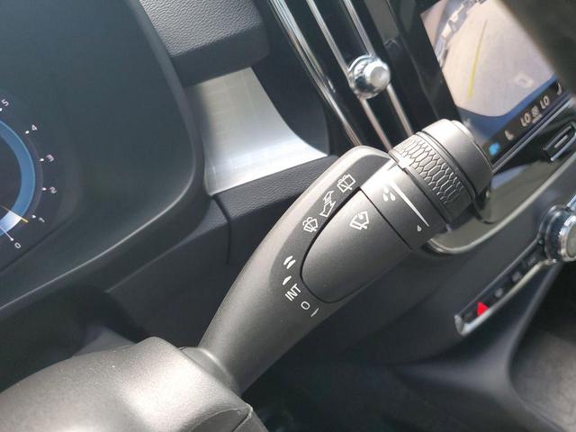 Photo of 2025 Black Volvo XC40