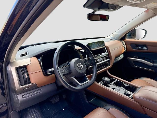 Photo of 2023 Black Nissan Pathfinder