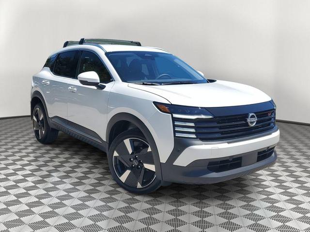 Photo of 2025 Aspen White Tri Nissan Kicks