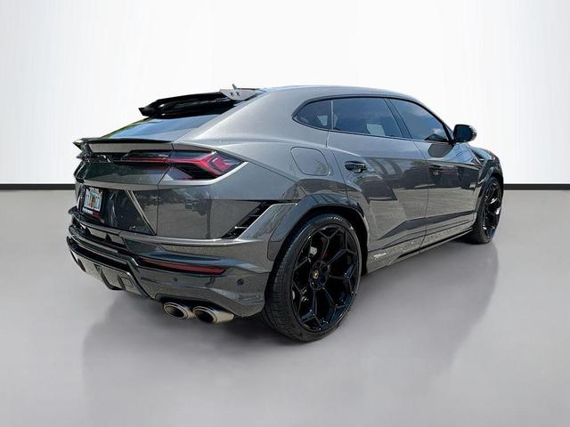 Photo of 2024 Gray Lamborghini Urus