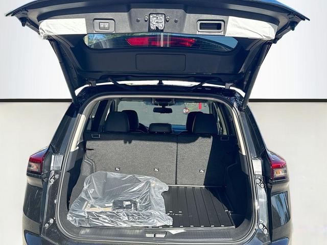 Photo of 2025 Black Nissan Rogue