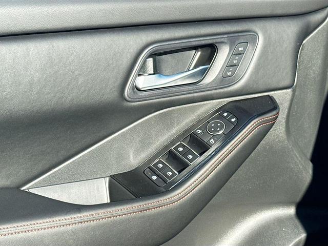 Photo of 2025 Black Nissan Rogue