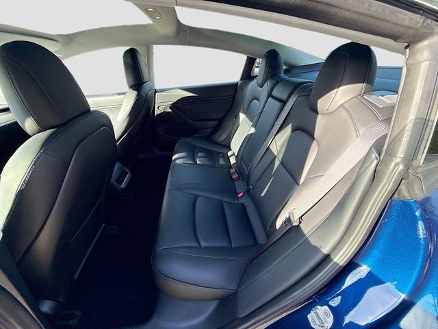Photo of 2018 Blue Tesla Model 3