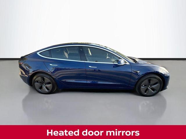 Photo of 2018 Blue Tesla Model 3