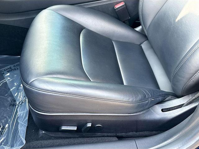 Photo of 2018 Blue Tesla Model 3
