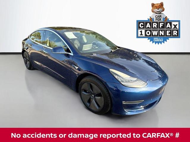 Photo of 2018 Blue Tesla Model 3
