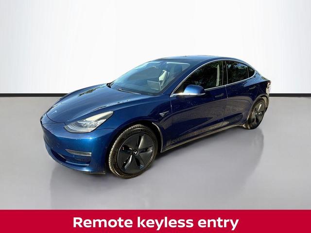 Photo of 2018 Blue Tesla Model 3