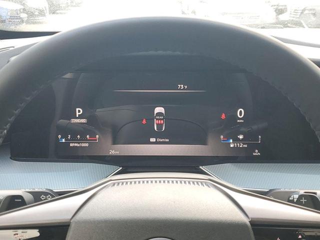 Photo of 2025 White / Black Nissan Murano