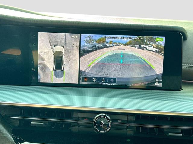Photo of 2025 Black Nissan Murano