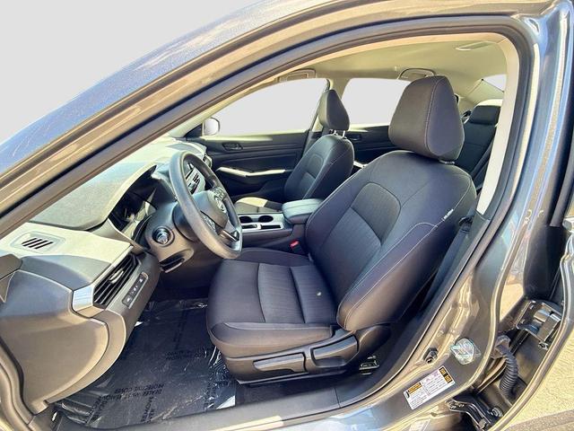 Photo of 2024 Gun Metallic Nissan Altima