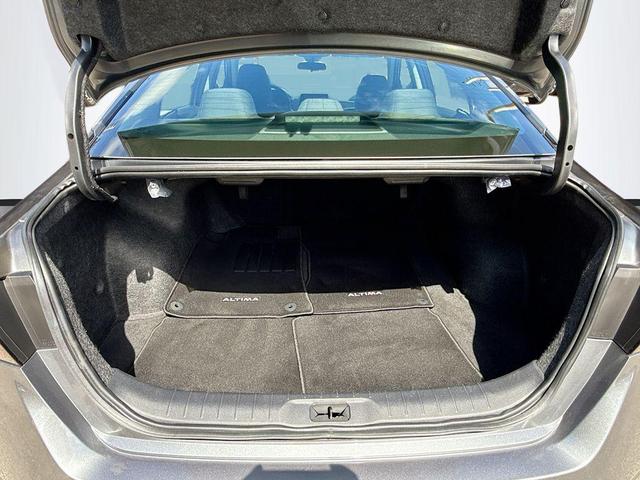 Photo of 2024 Gun Metallic Nissan Altima