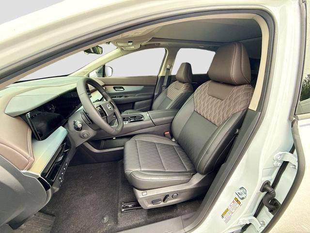 Photo of 2025 Everest White P Nissan Murano