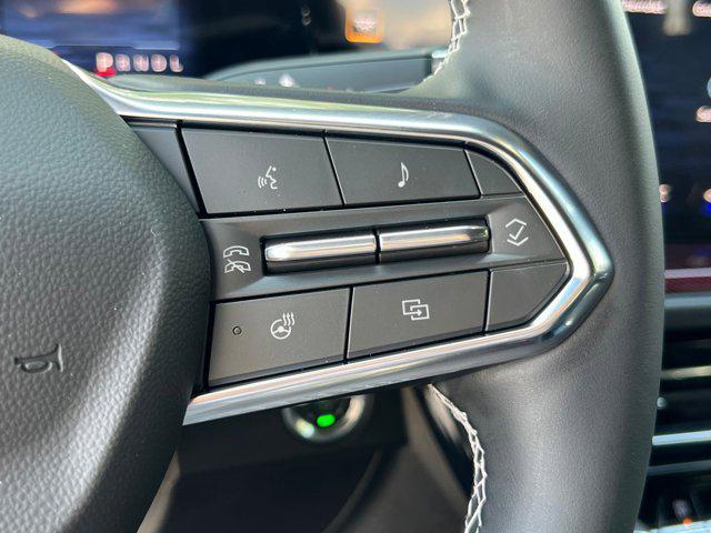 Photo of 2026 Polar White Tricoat Chevrolet Traverse