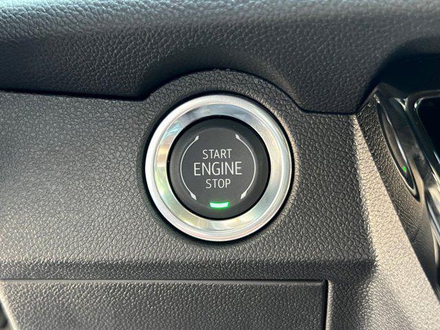 Photo of 2026 Polar White Tricoat Chevrolet Traverse