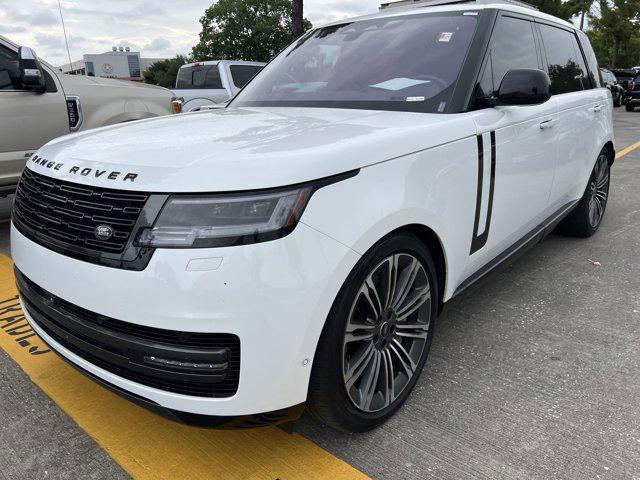 Photo of 2023 White Land Rover Range Rover
