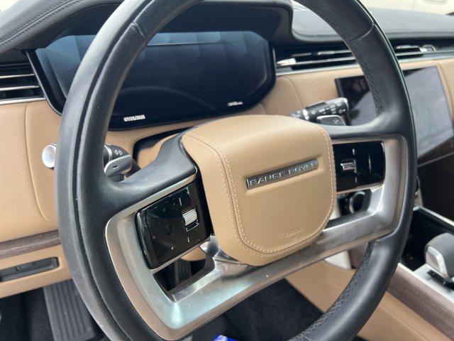 Photo of 2023 White Land Rover Range Rover