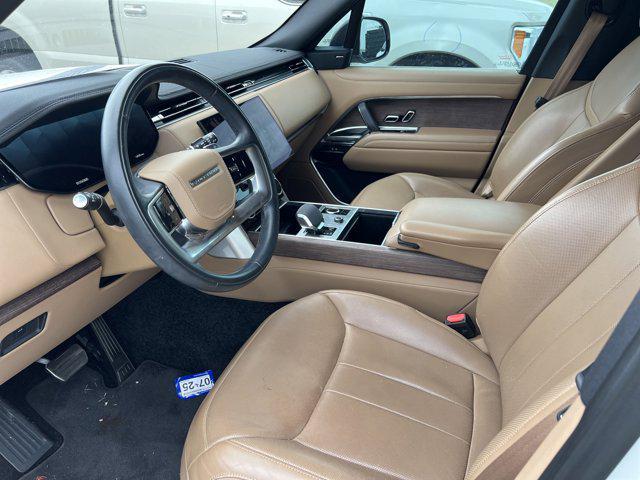 Photo of 2023 White Land Rover Range Rover