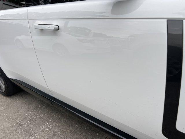 Photo of 2023 White Land Rover Range Rover